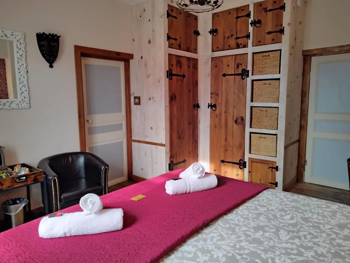 Frühstückspension No.15 Chambre Dhote Charroux-dʼAllier