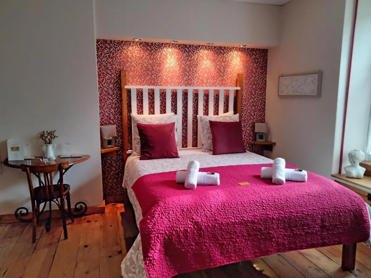 No.15 Chambre Dhote Charroux-dʼAllier 0*,